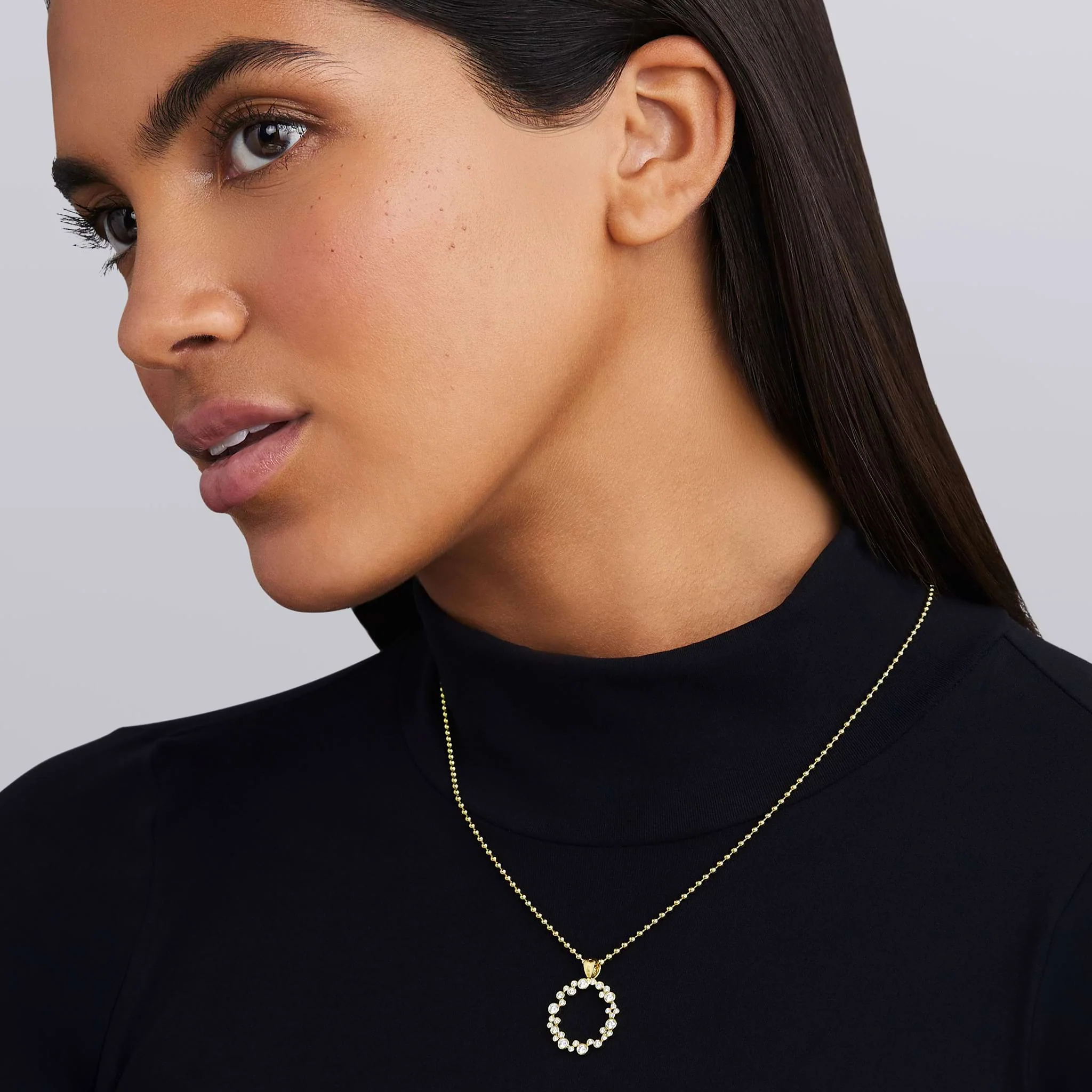 Fizz 18K Gold Diamond Small Circle Pendant Necklace - Image 2