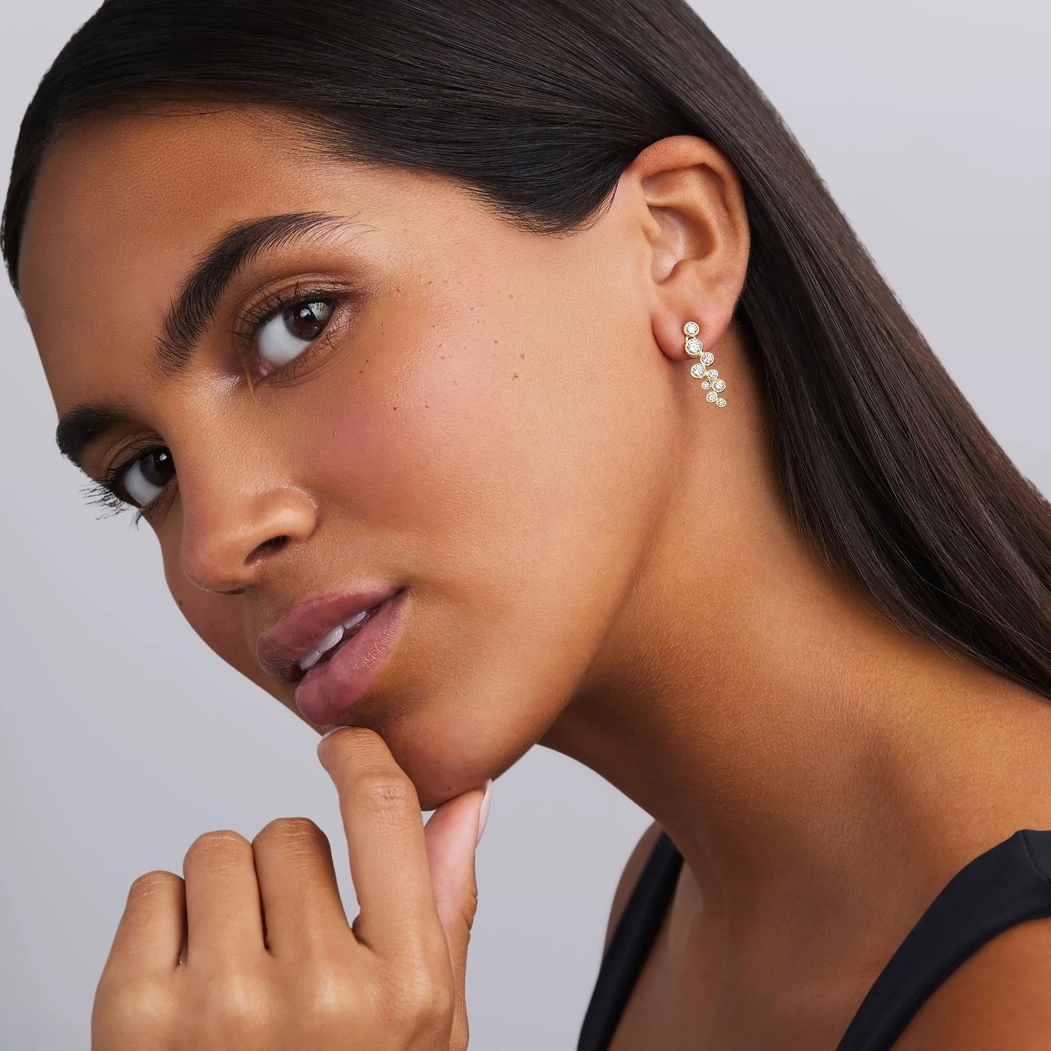 Fizz 18K Gold Nine Diamond Linear Earrings - Image 2