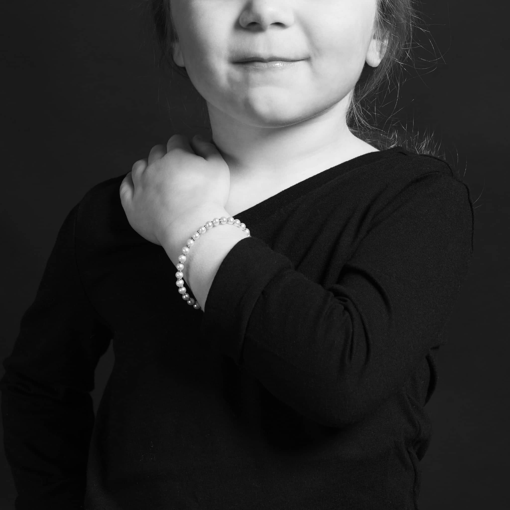 Luna Mother and Child Pearl Bracelet Set - Image 5