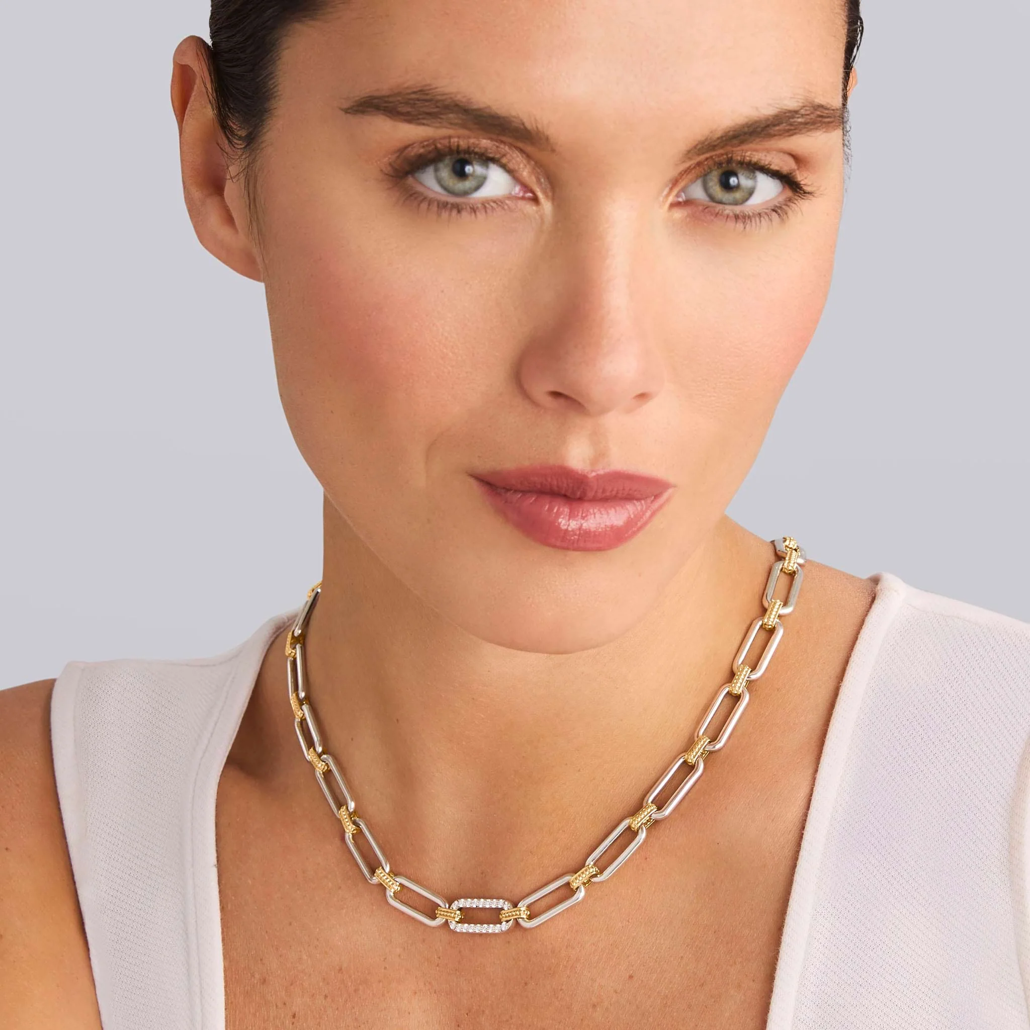 Signature Caviar Two-Tone Link Single Station Diamond Necklace - Image 2